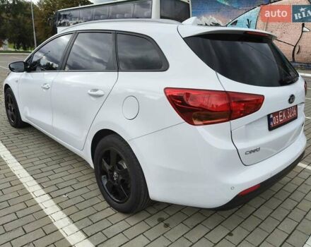 Белый Киа Сид, объемом двигателя 1.6 л и пробегом 237 тыс. км за 11100 $, фото 5 на Automoto.ua