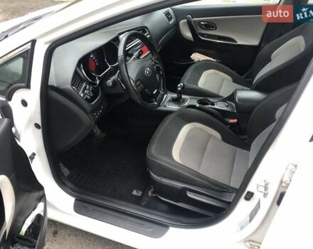 Белый Киа Сид, объемом двигателя 1.6 л и пробегом 160 тыс. км за 11600 $, фото 5 на Automoto.ua