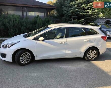 Белый Киа Сид, объемом двигателя 1.6 л и пробегом 160 тыс. км за 11600 $, фото 8 на Automoto.ua