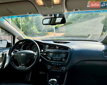 Белый Киа Сид, объемом двигателя 1.59 л и пробегом 52 тыс. км за 15000 $, фото 17 на Automoto.ua
