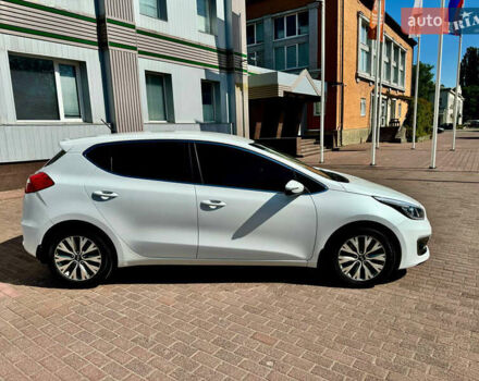 Белый Киа Сид, объемом двигателя 1.59 л и пробегом 52 тыс. км за 15000 $, фото 23 на Automoto.ua