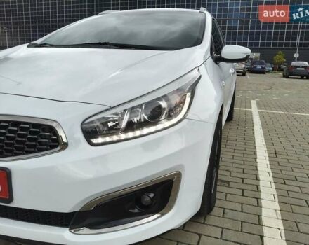 Белый Киа Сид, объемом двигателя 1.6 л и пробегом 237 тыс. км за 11100 $, фото 11 на Automoto.ua