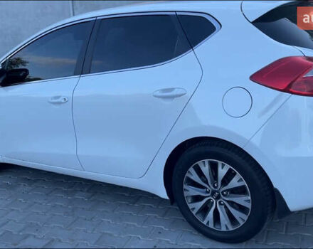 Белый Киа Сид, объемом двигателя 1.59 л и пробегом 52 тыс. км за 15000 $, фото 3 на Automoto.ua