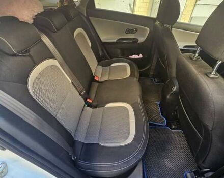 Белый Киа Сид, объемом двигателя 1.59 л и пробегом 166 тыс. км за 13000 $, фото 2 на Automoto.ua