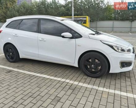 Белый Киа Сид, объемом двигателя 1.6 л и пробегом 237 тыс. км за 11100 $, фото 8 на Automoto.ua