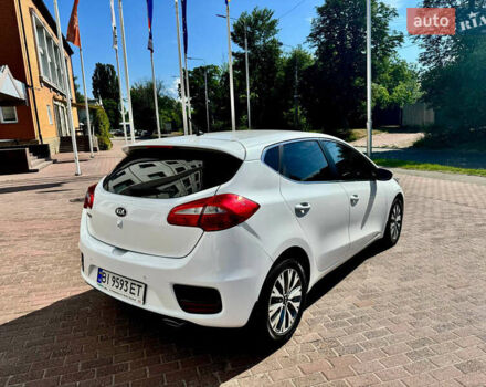 Белый Киа Сид, объемом двигателя 1.59 л и пробегом 52 тыс. км за 15000 $, фото 24 на Automoto.ua