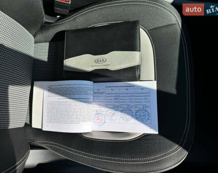 Белый Киа Сид, объемом двигателя 1.59 л и пробегом 52 тыс. км за 15000 $, фото 11 на Automoto.ua