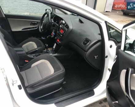 Белый Киа Сид, объемом двигателя 1.6 л и пробегом 160 тыс. км за 11600 $, фото 6 на Automoto.ua