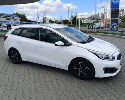 Білий Кіа Сід, об'ємом двигуна 1.59 л та пробігом 82 тис. км за 14800 $, фото 15 на Automoto.ua