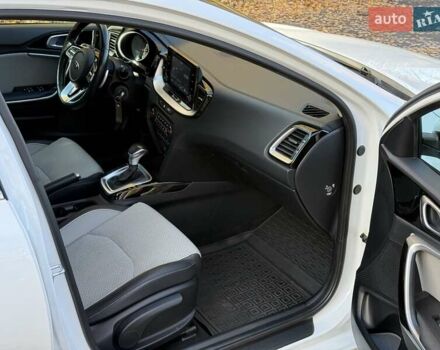 Білий Кіа Сід, об'ємом двигуна 1.6 л та пробігом 83 тис. км за 17200 $, фото 38 на Automoto.ua