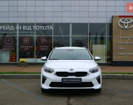 Белый Киа Сид, объемом двигателя 1.37 л и пробегом 33 тыс. км за 15432 $, фото 4 на Automoto.ua