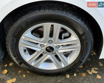 Білий Кіа Сід, об'ємом двигуна 1.6 л та пробігом 83 тис. км за 17200 $, фото 15 на Automoto.ua