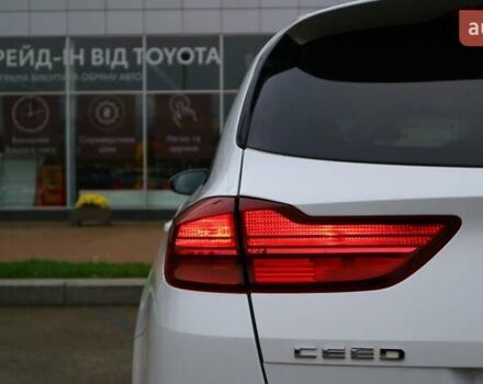 Белый Киа Сид, объемом двигателя 1.37 л и пробегом 33 тыс. км за 15432 $, фото 21 на Automoto.ua