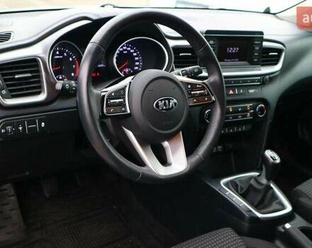 Белый Киа Сид, объемом двигателя 1.37 л и пробегом 33 тыс. км за 15432 $, фото 15 на Automoto.ua