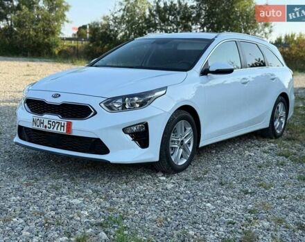 Белый Киа Сид, объемом двигателя 1.6 л и пробегом 213 тыс. км за 15999 $, фото 3 на Automoto.ua