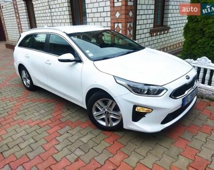 Белый Киа Сид, объемом двигателя 1.6 л и пробегом 190 тыс. км за 14800 $, фото 28 на Automoto.ua