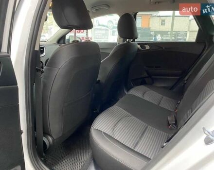 Белый Киа Сид, объемом двигателя 1.59 л и пробегом 57 тыс. км за 17790 $, фото 33 на Automoto.ua