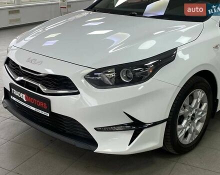 Белый Киа Сид, объемом двигателя 1.58 л и пробегом 57 тыс. км за 17990 $, фото 4 на Automoto.ua