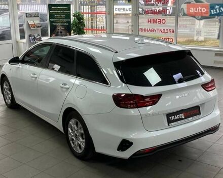 Белый Киа Сид, объемом двигателя 1.58 л и пробегом 57 тыс. км за 17990 $, фото 8 на Automoto.ua