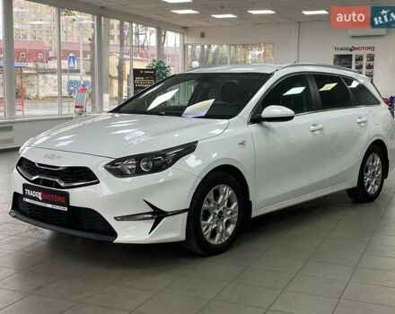 Белый Киа Сид, объемом двигателя 1.59 л и пробегом 57 тыс. км за 17790 $, фото 6 на Automoto.ua