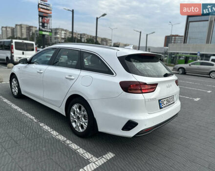 Белый Киа Сид, объемом двигателя 1.59 л и пробегом 10 тыс. км за 19200 $, фото 10 на Automoto.ua