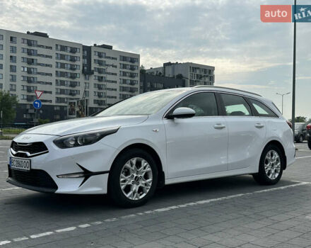 Белый Киа Сид, объемом двигателя 1.59 л и пробегом 10 тыс. км за 19200 $, фото 1 на Automoto.ua
