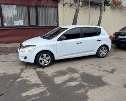 Белый Киа Сид, объемом двигателя 1.4 л и пробегом 280 тыс. км за 4300 $, фото 1 на Automoto.ua