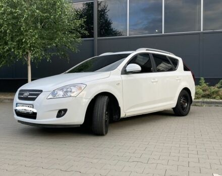 Белый Киа Сид, объемом двигателя 0 л и пробегом 330 тыс. км за 4750 $, фото 1 на Automoto.ua