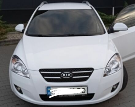 Белый Киа Сид, объемом двигателя 0 л и пробегом 295 тыс. км за 4250 $, фото 1 на Automoto.ua