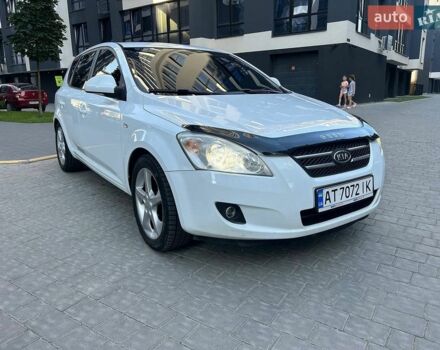 Білий Кіа Сід, об'ємом двигуна 1.59 л та пробігом 231 тис. км за 5950 $, фото 1 на Automoto.ua
