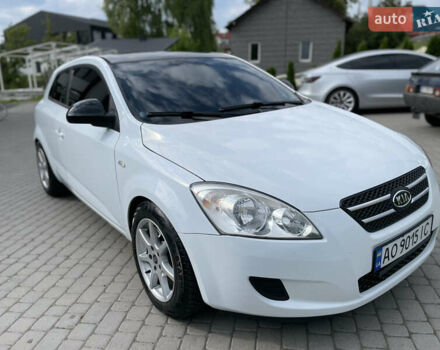 Белый Киа Сид, объемом двигателя 1.99 л и пробегом 264 тыс. км за 5000 $, фото 1 на Automoto.ua