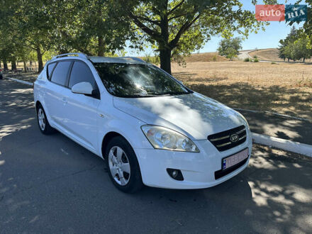 Киа Сид 2008 в Николаеве на Automoto.ua Белый Киа Сид, объемом двигателя 1.4 л и пробегом 257 тыс. км за 5750 $, фото 1 на Automoto.ua