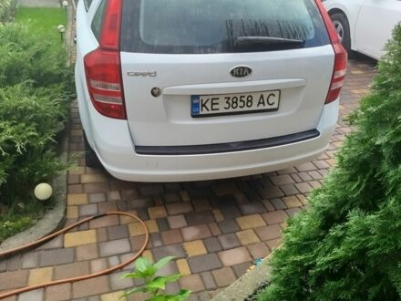 Белый Киа Сид, объемом двигателя 1.6 л и пробегом 380 тыс. км за 5700 $, фото 1 на Automoto.ua