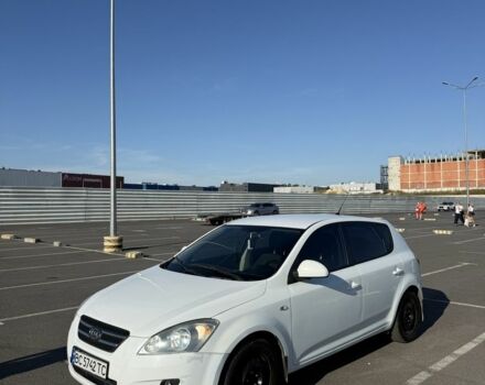 Білий Кіа Сід, об'ємом двигуна 1.6 л та пробігом 256 тис. км за 3457 $, фото 1 на Automoto.ua