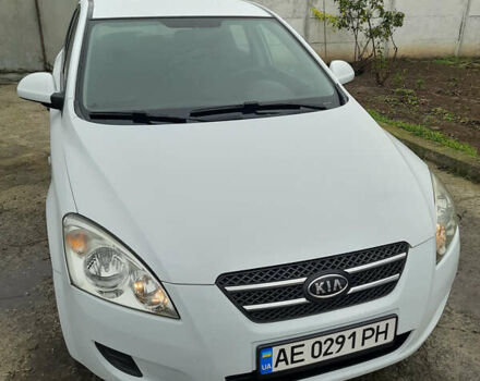 Белый Киа Сид, объемом двигателя 1.6 л и пробегом 182 тыс. км за 6100 $, фото 1 на Automoto.ua