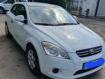 Кіа Сід 2008 у Кременчуге на Automoto.ua Білий Кіа Сід, об'ємом двигуна 1.6 л та пробігом 124 тис. км за 5900 $, фото 1 на Automoto.ua