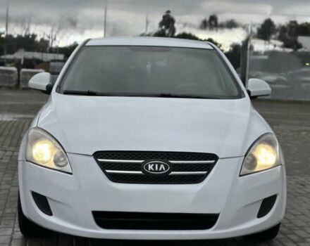 Белый Киа Сид, объемом двигателя 0 л и пробегом 179 тыс. км за 7950 $, фото 1 на Automoto.ua