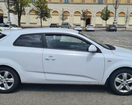 Белый Киа Сид, объемом двигателя 1.6 л и пробегом 220 тыс. км за 4900 $, фото 1 на Automoto.ua