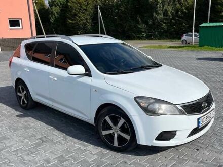 Белый Киа Сид, объемом двигателя 1.58 л и пробегом 393 тыс. км за 5700 $, фото 1 на Automoto.ua