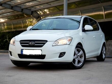 Киа Сид 2009 в Кагарлыке на Automoto.ua Белый Киа Сид, объемом двигателя 0 л и пробегом 280 тыс. км за 5700 $, фото 1 на Automoto.ua