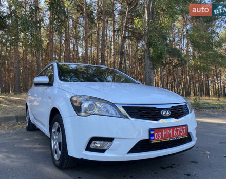 Белый Киа Сид, объемом двигателя 1.6 л и пробегом 235 тыс. км за 7500 $, фото 1 на Automoto.ua