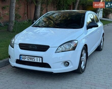 Белый Киа Сид, объемом двигателя 1.59 л и пробегом 200 тыс. км за 4999 $, фото 1 на Automoto.ua
