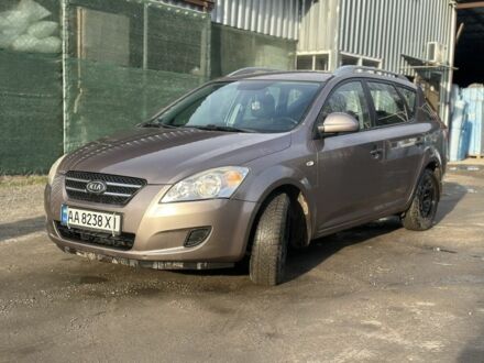 Белый Киа Сид, объемом двигателя 0 л и пробегом 220 тыс. км за 5000 $, фото 1 на Automoto.ua