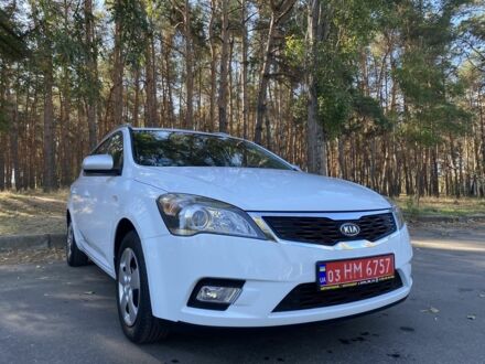 Білий Кіа Сід, об'ємом двигуна 1.6 л та пробігом 236 тис. км за 6999 $, фото 1 на Automoto.ua