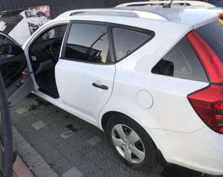 Белый Киа Сид, объемом двигателя 0 л и пробегом 324 тыс. км за 4800 $, фото 1 на Automoto.ua