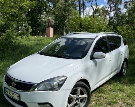 Белый Киа Сид, объемом двигателя 1.6 л и пробегом 350 тыс. км за 4734 $, фото 1 на Automoto.ua