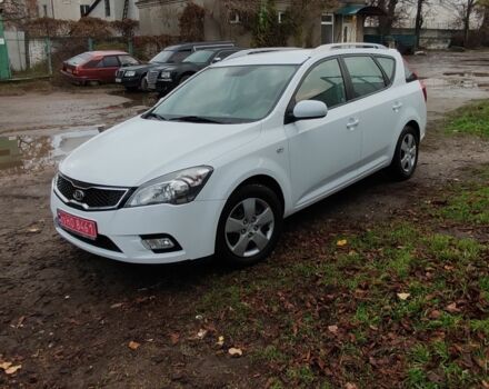 Белый Киа Сид, объемом двигателя 0 л и пробегом 100 тыс. км за 7200 $, фото 1 на Automoto.ua