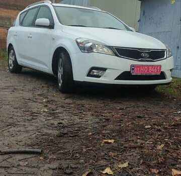 Білий Кіа Сід, об'ємом двигуна 1.6 л та пробігом 100 тис. км за 7200 $, фото 1 на Automoto.ua