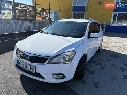Білий Кіа Сід, об'ємом двигуна 1.58 л та пробігом 270 тис. км за 6400 $, фото 1 на Automoto.ua