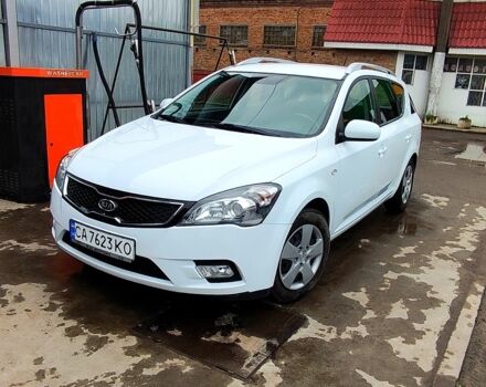 Белый Киа Сид, объемом двигателя 1.6 л и пробегом 1000 тыс. км за 7200 $, фото 1 на Automoto.ua
